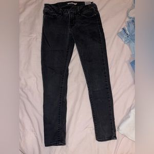 711 Skinny Levi’s Jeans